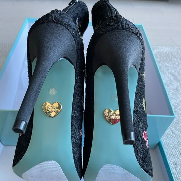 Betsy Johnson Ankle Boots - Picture 11 of 13